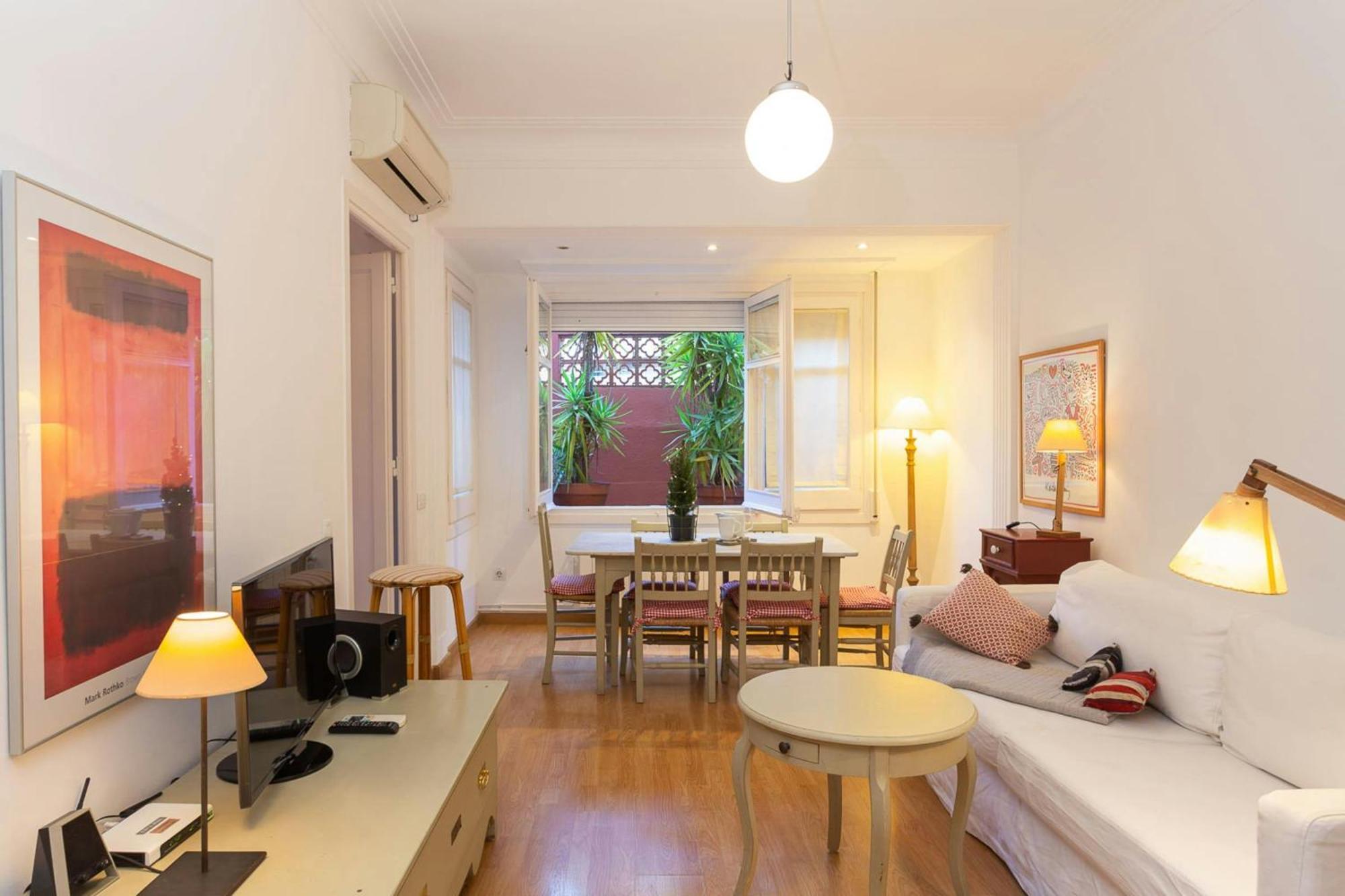 Fantastic Apartment Near Placa Francesc Macia In L'Eixample Esquerra บาร์เซโลนา ภายนอก รูปภาพ